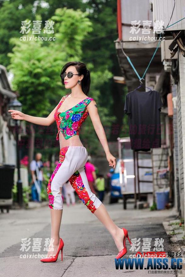 AISS爱丝(黄金版) - 在若兮的旅行日记中找到的美图精选，每一张都想给点赞