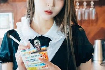 看Bomi(普美)最新的套图，女仆条纹竟然让人联想到……洗衣服的日子？！