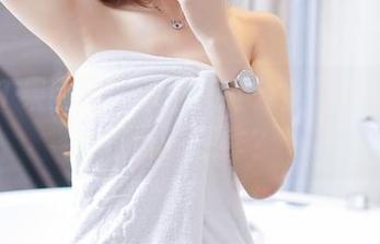 GIRLT果团网 - 龚玥菲办公室原图,谁还在认真工作?