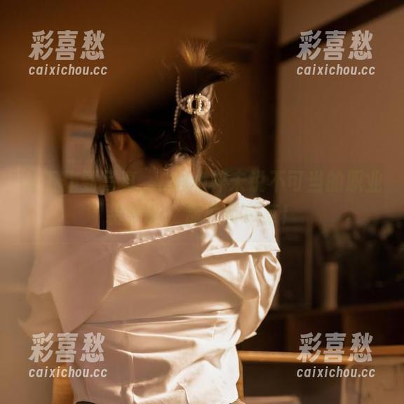 从工作到写真，Leah梓未锐不可当的职业装分享，别种草草草！
