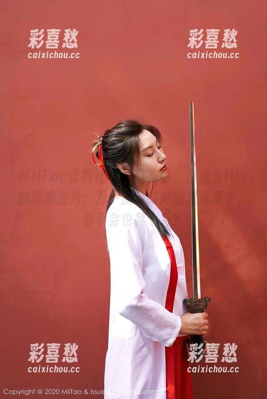 MiiTao蜜桃社-小魔女lily MiiTao蜜桃社 - 夏日来临,小魔女lily的高清图片:万一我变成她的魔法帮手,会不会也胖十斤?
