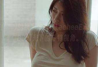 Min.E(민이)的线上作品，LeeheeExpress，LED灯光下的奇特视角。