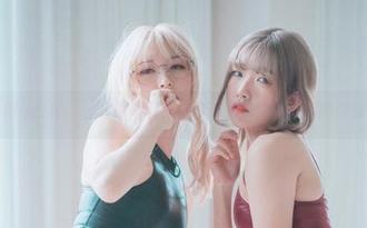 Mozzi(모찌)红裙写真：在梦与角色之间徘徊的时刻