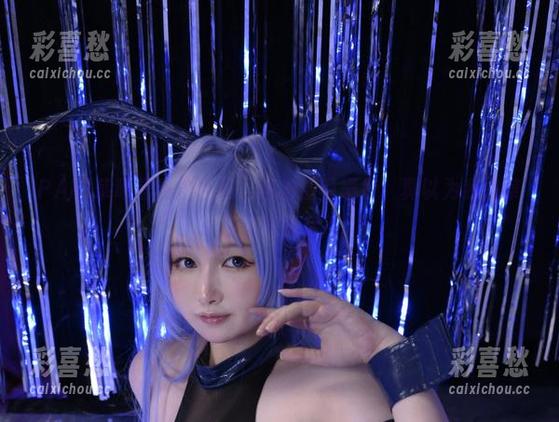 PAKI草莓酱 PAKI草莓酱私拍合集:自拍造型横行,真以为我是草莓园的皇后?
