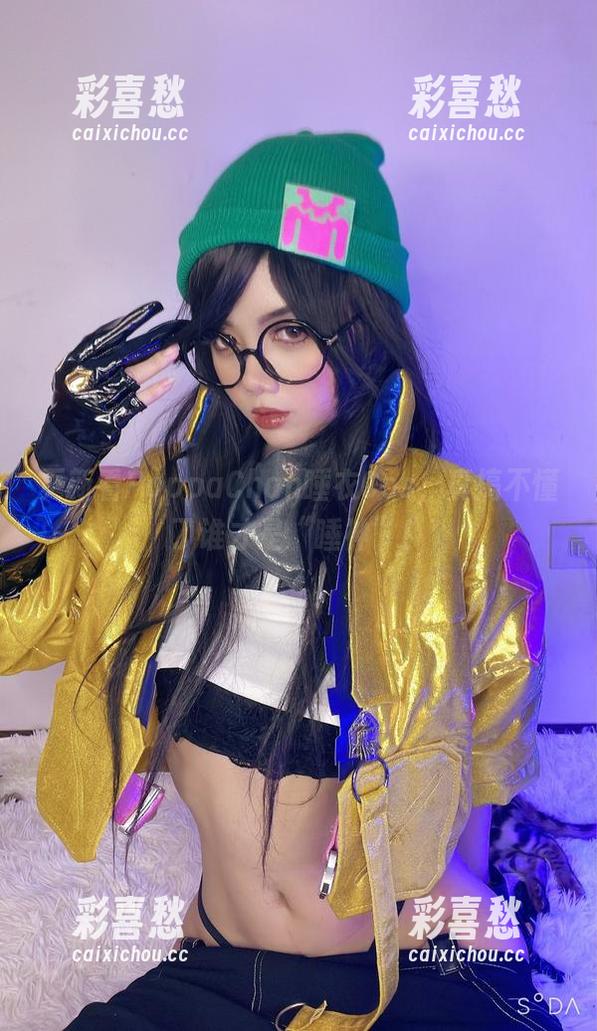 PoppaChan 更新看PoppaChan睡衣Cos,真搞不懂了谁才是“睡神”!