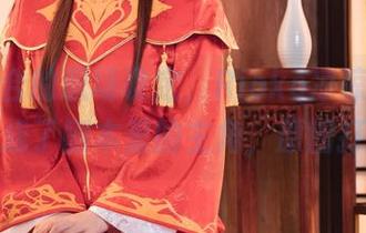 一言不合的职场设定，Rioko凉凉子让修女兔子成了剧本里的主角，原图打几分？