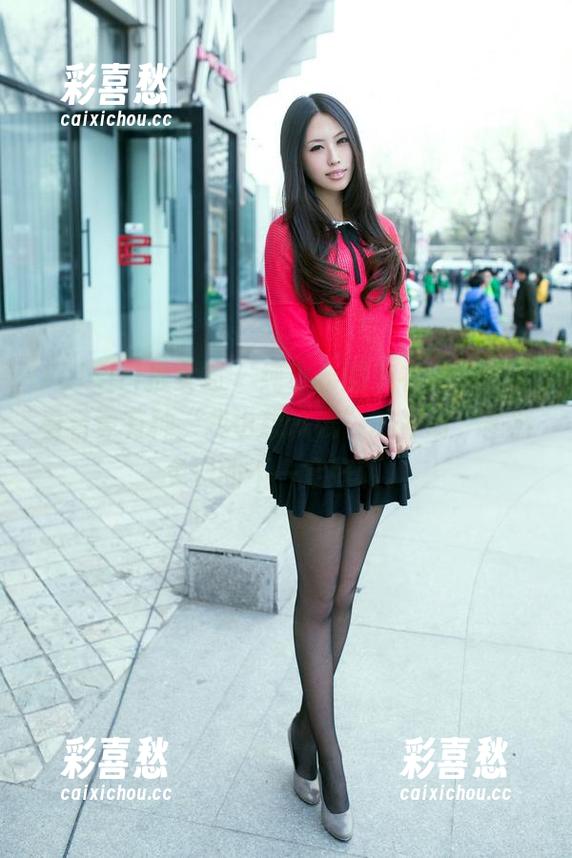TuiGirl推女郎-纯小希 TuiGirl推女郎 - 纯小希的连衣裙写真,看着竟有种“我也想试试”的冲动,虽然免费的不一定好啊。