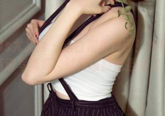UGirls尤果网 - 这白裙真撩啊!林妃媛的高清写真集,试问谁能抵挡得了~