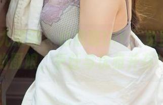 UGirls尤果网 - 白熙萌DIY:免费套图中的厨娘,烹饪与优雅并存!