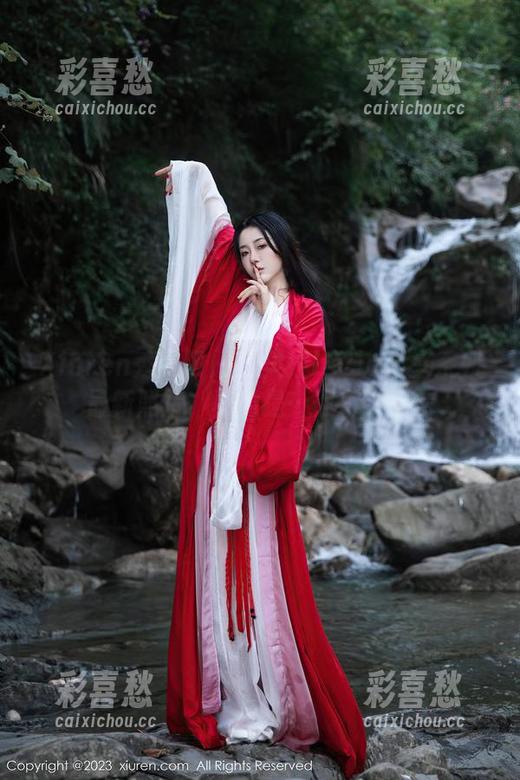 Xiuren秀人网-余贝拉bella Xiuren秀人网 - 余贝拉bella浴室系列最新照片,真的是…你不会相信