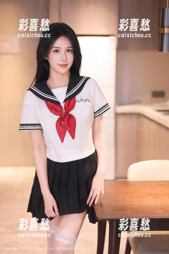 Xiuren秀人网-兜豆靓Youlina Xiuren秀人网 - 本季必看!兜豆靓Youlina的短裤图包,它可能会让你改变主意哦。
