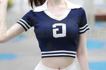 Xiuren秀人网 - 区静瑶的原图不止美脚,还有那无意间流露的气氛,让我开始想象。