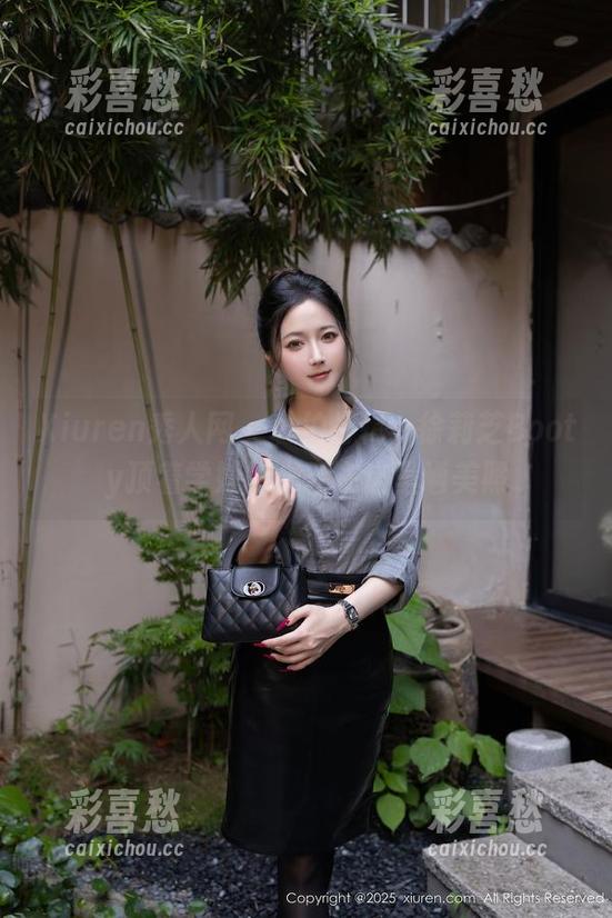 Xiuren秀人网-徐莉芝Booty Xiuren秀人网 - 私拍特辑,徐莉芝Booty顶着学妹的光环在这里晒美照