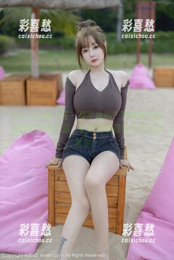 Xiuren秀人网 - 想学瑜伽？李丽莎作品里的资源正合适，让你嘎嘣脆练出好身材哲学！