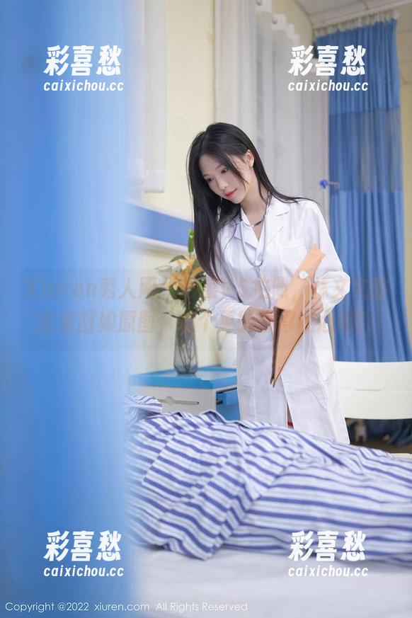 Xiuren秀人网-林文文 Xiuren秀人网 - 炒菜VS拍照,林文文的全套厨娘原图,哪个更能赢得我心呢?