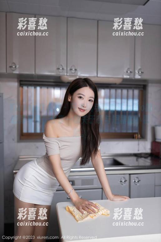 Xiuren秀人网-沈蜜桃miko Xiuren秀人网 - 日本风与沈蜜桃miko的短裙写真,分享一场关于茶与短裙的小冒险。