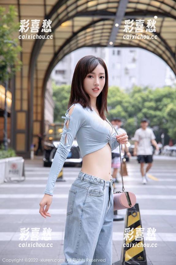Xiuren秀人网-沐娜娜 Xiuren秀人网 - 别以为沐娜娜只是厨娘,高清原图却透露了更多故事。