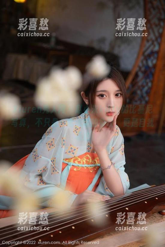 Xiuren秀人网-赵小米kitty Xiuren秀人网 - 赵小米kitty的比基尼写真,不只是一套泳装的争议,更是自我表达