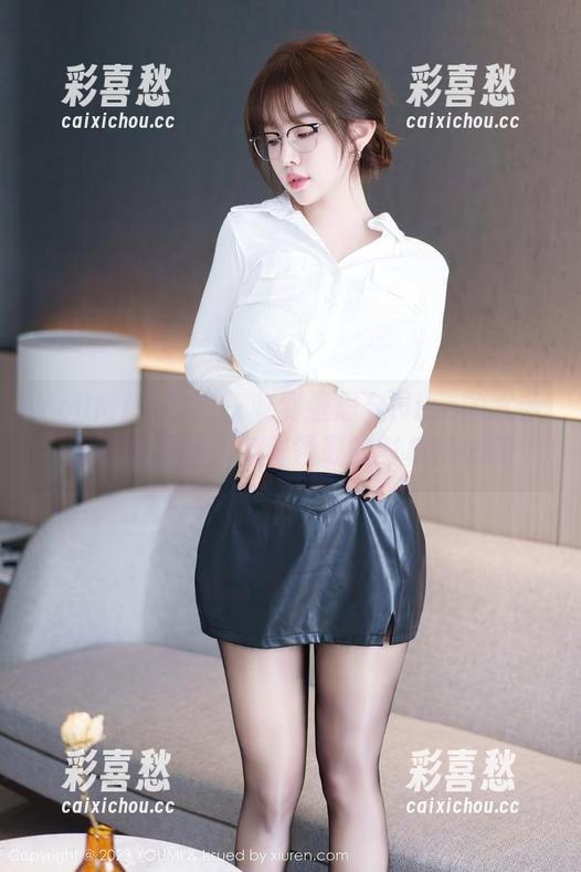 YouMi尤蜜荟-张思允Nice YouMi尤蜜荟 - 收到张思允Nice的水手服原图提醒,免费领取的时机真妙啊