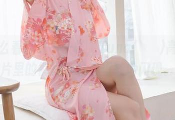 要怎么看都是不一样，Yuna(윤아)高清照片里的裤里丝总在巧妙地闪现。