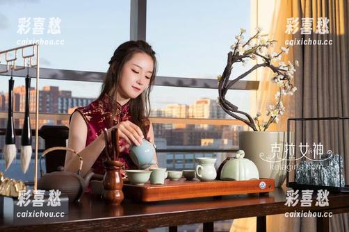 克拉女神-小芹 克拉女神 - 小芹的厨娘系列写真,偏偏把日常的做饭变得这么吸睛,拍的真靠谱啊!