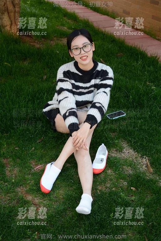 初夏女神-安妮 初夏女神 - 和服照片集:安妮在视频中的华丽转身,让家里的猫决定开始旅行了...