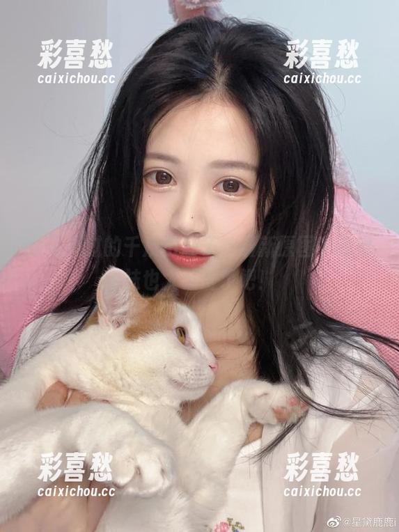 千反田鹿子 从未见过的千反田鹿子,最新原图中的棉袜也太可爱了吧!