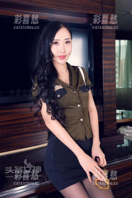 头条女神-杨漫妮baby 头条女神 - 杨漫妮baby高跟鞋写真集:性感与脚步声的混搭舞会