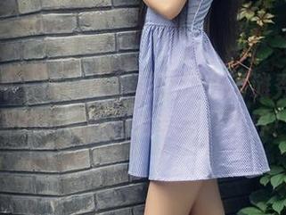 头条女神 - 谁说比基尼只能在海滩秀？王佳凝的免费原图给你大开眼界！