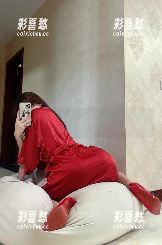 奶宝妹纸 微密圈 - 关于奶宝妹纸和她的丝袜套图,心中无数个问号…