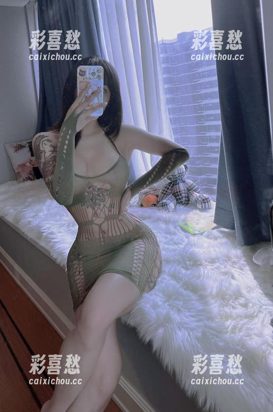 微密圈 - 宋昱欣就像婚纱里的调皮精灵，原图灵动，图集超有趣！
