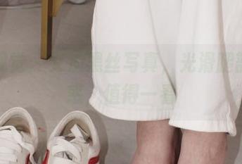 小众视觉 - 艾迪黑丝写真，光滑腿部的诱惑，值得一看