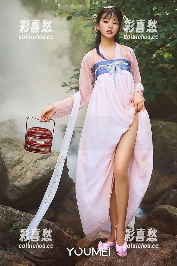 尤蜜荟-小热巴 尤蜜荟 - 难得的小热巴,在这个圣诞开启高清写真送福利,你准备好了吗?
