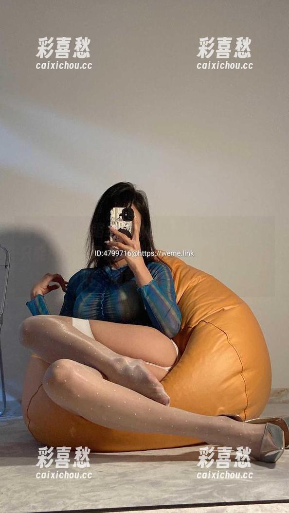 徐绾绾yyyy 微密圈 - 徐绾绾yyyy这组温柔写真,我只能说精选得让人难以抗拒,没必要思考呀,随意享受就好。