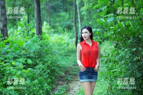 推女郎 - 来瞧瞧赵纹清的天台写真集，原图让你想爬天台语无线啊。