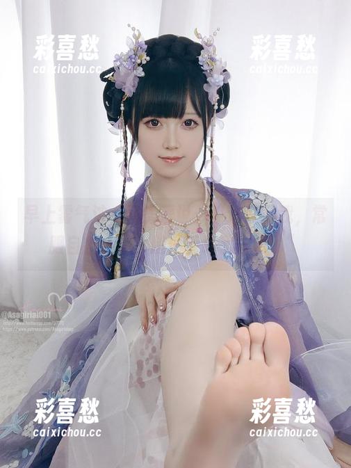 早上雾气浓，朝雾爱说：“这就是我，常服自拍全集，随便下载拿去吧！”