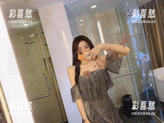 微密圈 - 看林子琳喵的定制女友作品，让我一瞬间产生了审美疲劳，又想追又想吼的！