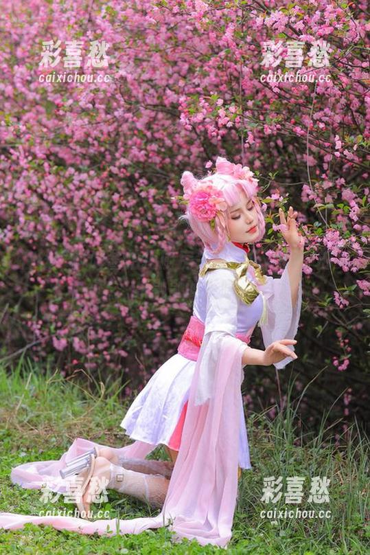 在线“桃暖酱拍摄厨房失误”：写真中的其乐融融吗？噗