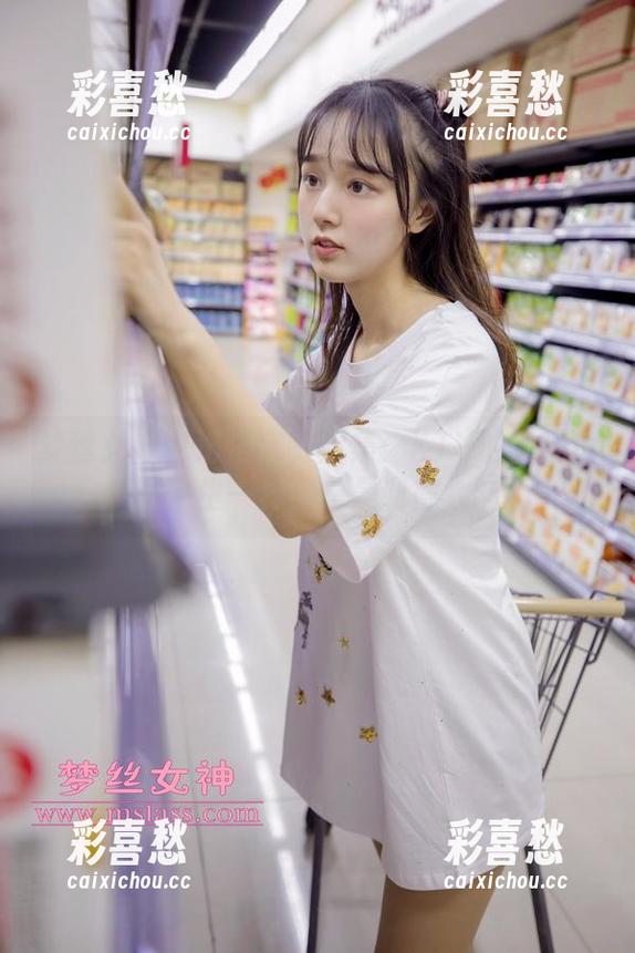 梦丝女神-洛洛 梦丝女神 - 洛洛定制图集:KTV的音响也高中生一样,总是调得太响