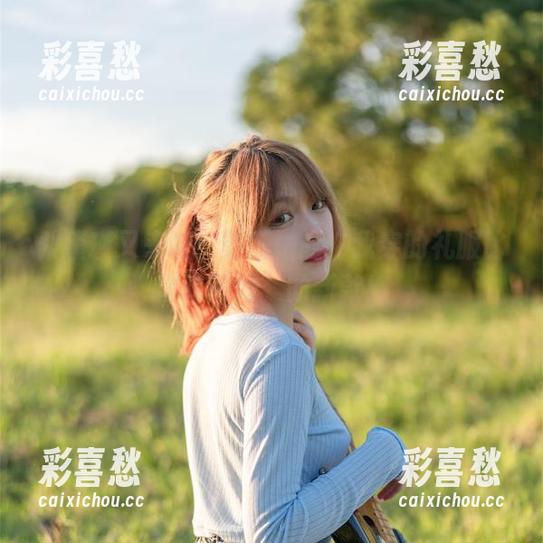 梨瑾瑾 梨瑾瑾又来啦!更新她的“我穿的礼服比你吃的好”的新款!