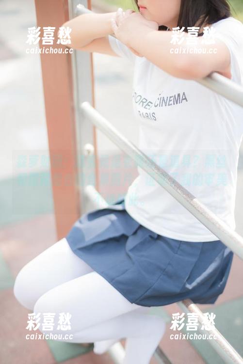 森萝财团：这究竟是衣服还是道具？黑丝和露背组合的合集照片，证明了我的审美不过如此。