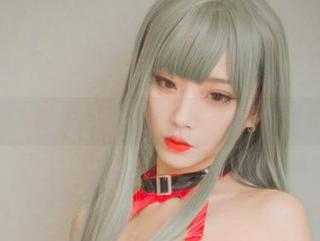 暗恋清颜颜子,原图透露:圣诞树下的那一抹绿色很争气!