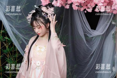 爆机少女喵小吉 不怕热,爆机少女喵小吉来晒晒她的夏天写真和讨喜壁纸!