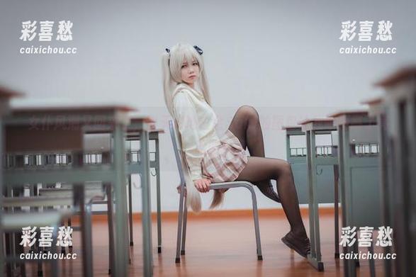 女仆风潮又回来了，谢天谢地白金Saki的图包让我眼睛亮了亮，哈哈！