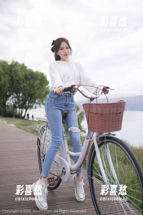 秀人网-Suki_baby 秀人网 - Suki_baby双人,直接送钱的网盘下载福利,错过了就对不起自己哦