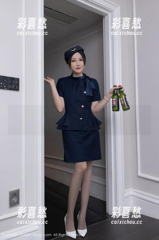 秀人网-安妮Tess 秀人网 - 和服大变身:安妮Tess的套图,让我想到了自己小时候的布娃娃。