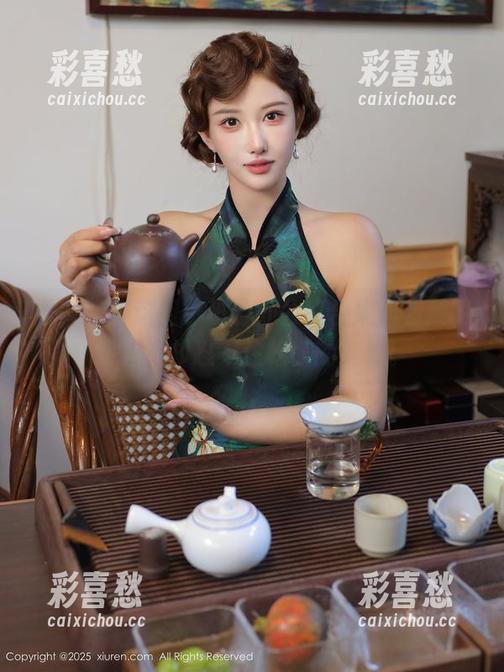 秀人网-小热巴 秀人网 - 这组小热巴办公室合集,有种明明在忙却忍不住松懈的气息。