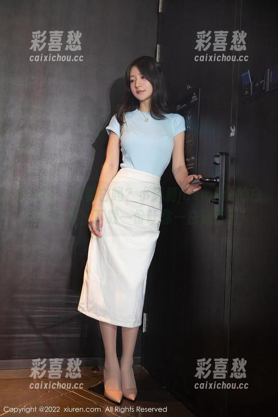 秀人网 - 想要白吗？小茉莉jasmine的白色作品集，下载一份让你一白遮百丑！