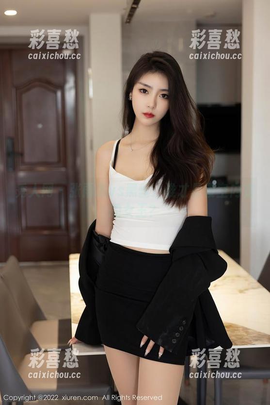 秀人网-张雨萌 秀人网 - 张雨萌vs黑丝:谁才是镂空内衣的女王?