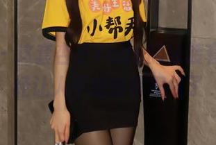 秀人网 - 这套杏子Yada的泳装套图,已经让人不想转移视线了